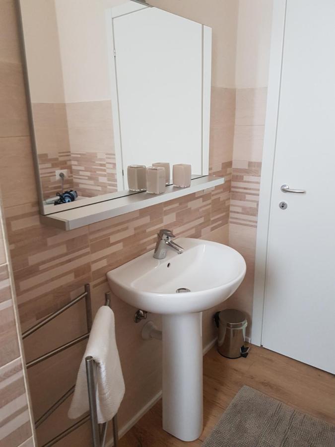 Appartamento Quinto Alpini Lecco Exterior photo